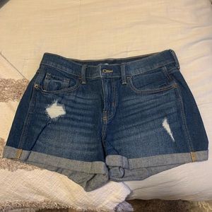 Mid rise boyfriend shorts